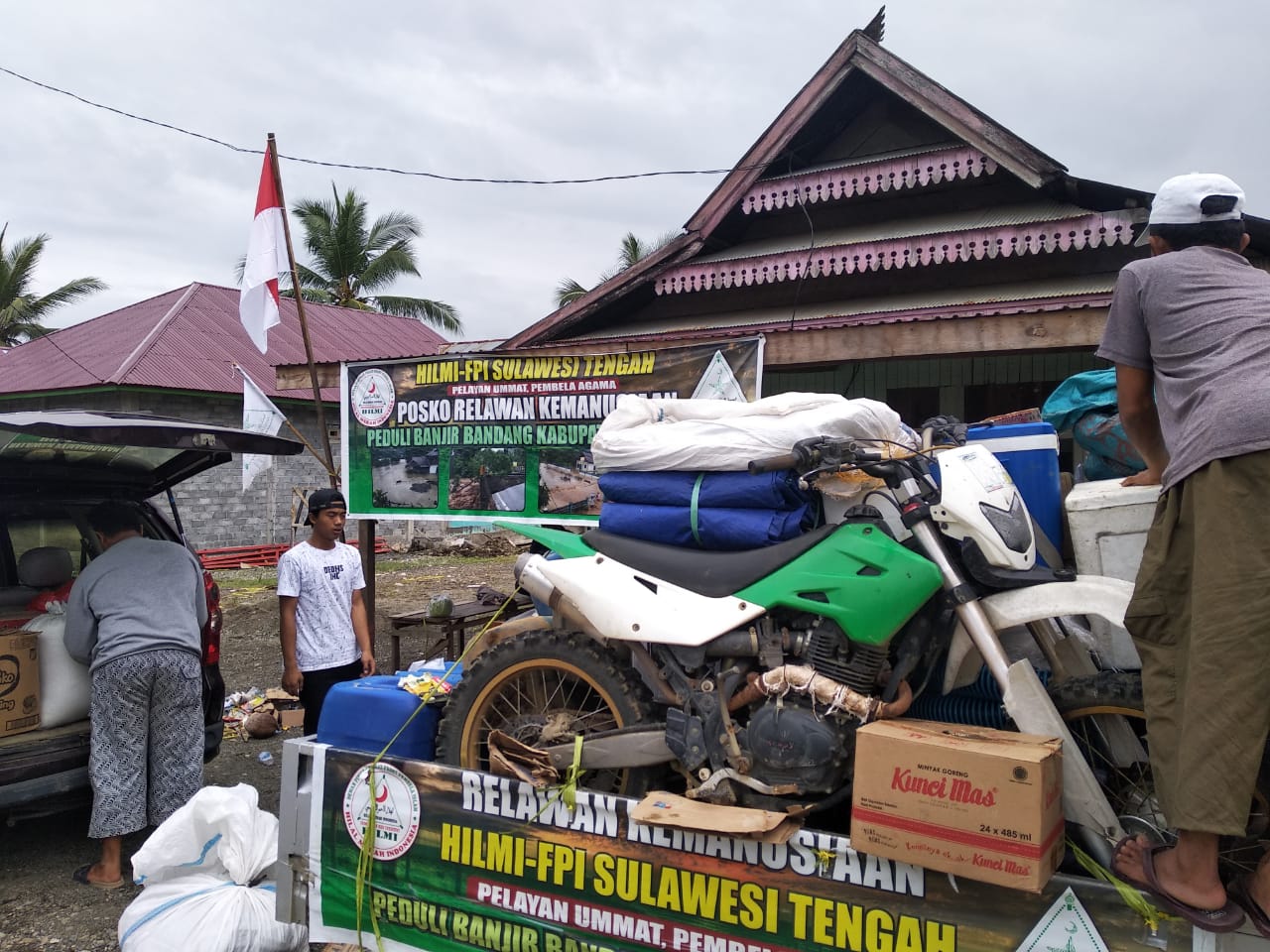 Usai Morowali, Relawan FPI Sulteng Bantu Korban Banjir di Konawe Sulawesi Tenggara 